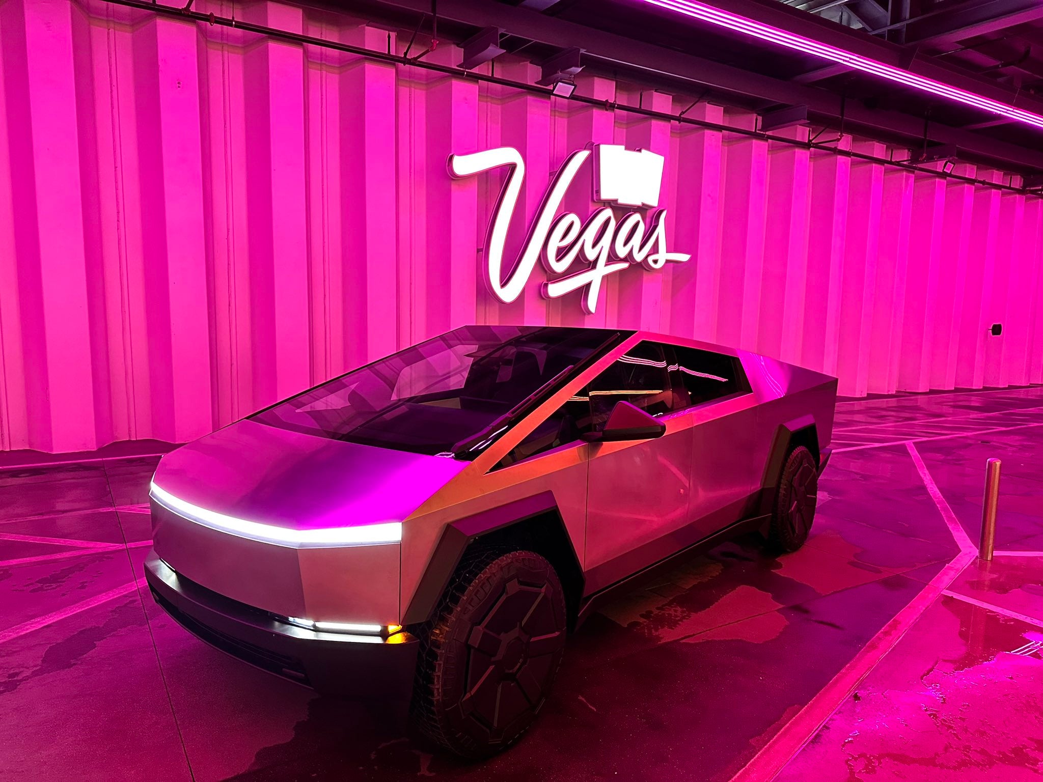 Tesla Cybertruck Gains Momentum, Continuing the Company's Success Story