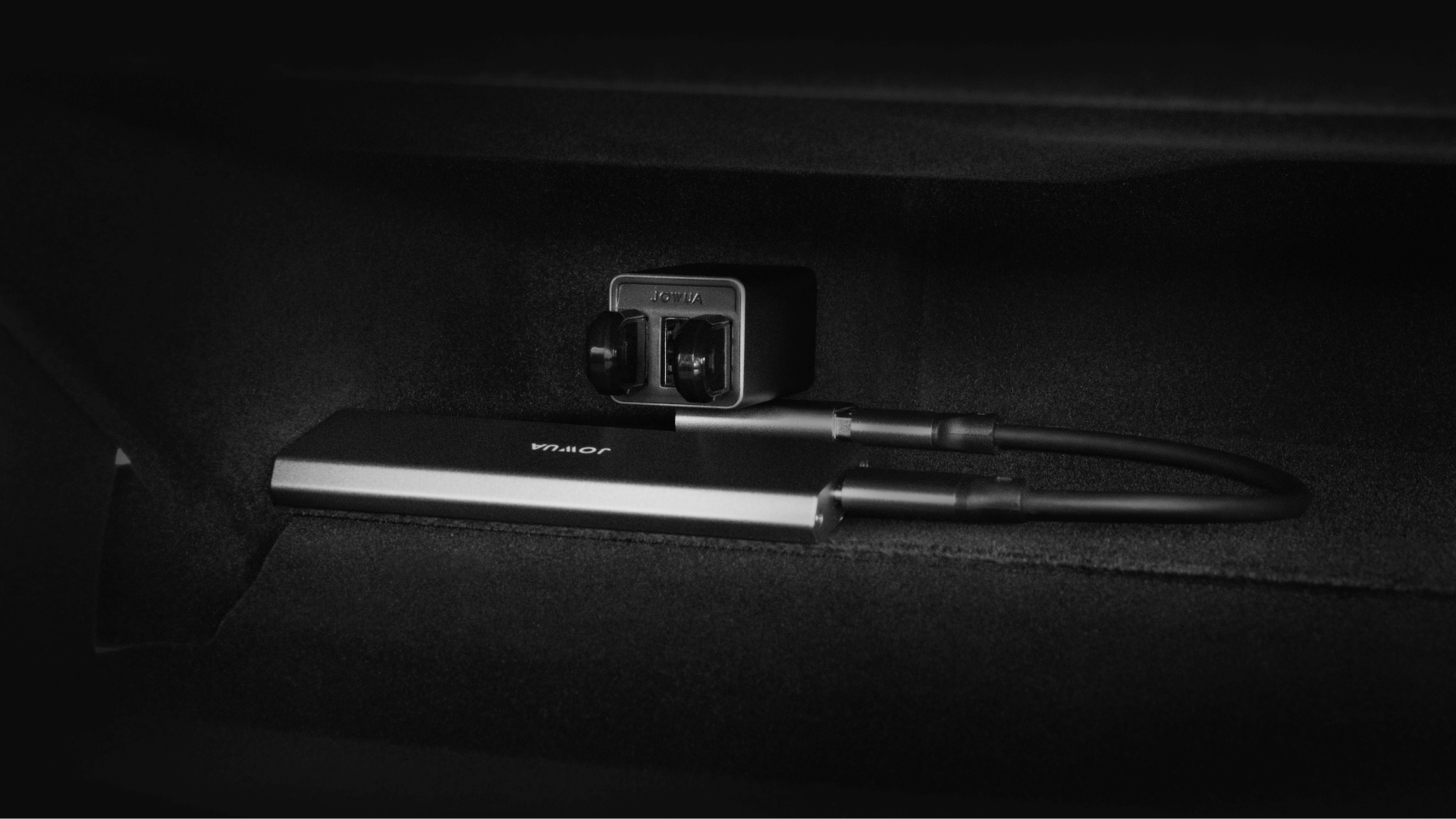 Tesla 4 Port USB Dashcam Hub (Tesla Model 3 Highland 2024+) in usage with a SSD storage