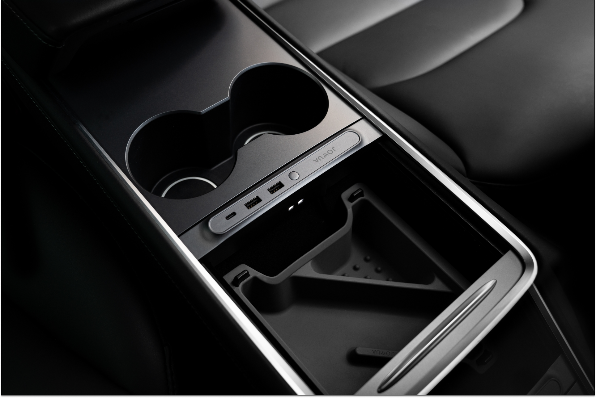 Hub Bar Mini for Tesla Model 3/Y | 36W, Light, Waterproof, 3 Ports
Included with the center console. nice
